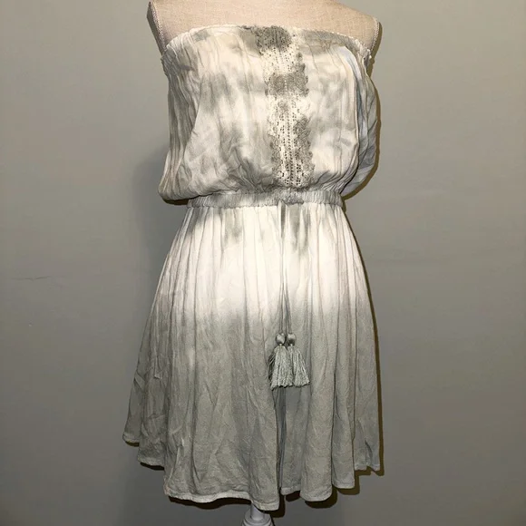 Strapless Dress with crochet accent size M - Picture 2 of 8